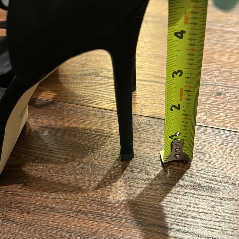 MICHAEL Michael Kors NWOT Petra Suede Platform Heel Sandal with Ankle Strap. - Picture 8 of 8